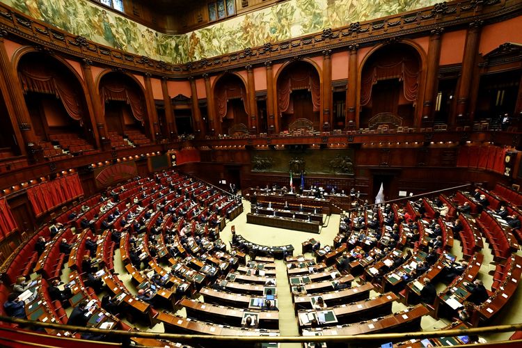Parlemen Italia pada 26 April 2021 saat Perdana Menteri Mario Draghi berpidato kepada para menteri, di Istana Montecitorio, Roma. Parlemen akan memberikan suara pada 24 Januari 2021 untuk memulai pilpres Italia. Draghi menjadi salah satu kandidat kuat.