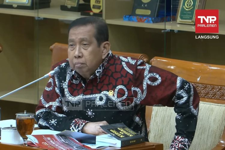 Anggota Komisi III DPR Irjen (purn) Safaruddin mencecar Kapolres Sleman Kombes Pol Edy Setyanto Erning Wibowo terkait penanganan kasus Hogi Minaya, dalam rapat Komisi III DPR, Rabu (28/1/2026).