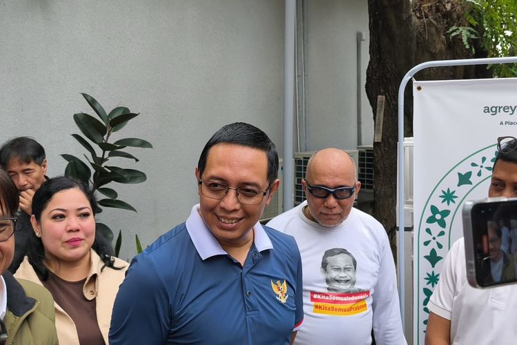 Hasan Nasbi Sarankan Pembinaan untuk Mahasiswi ITB yang Mengunggah Meme Presiden