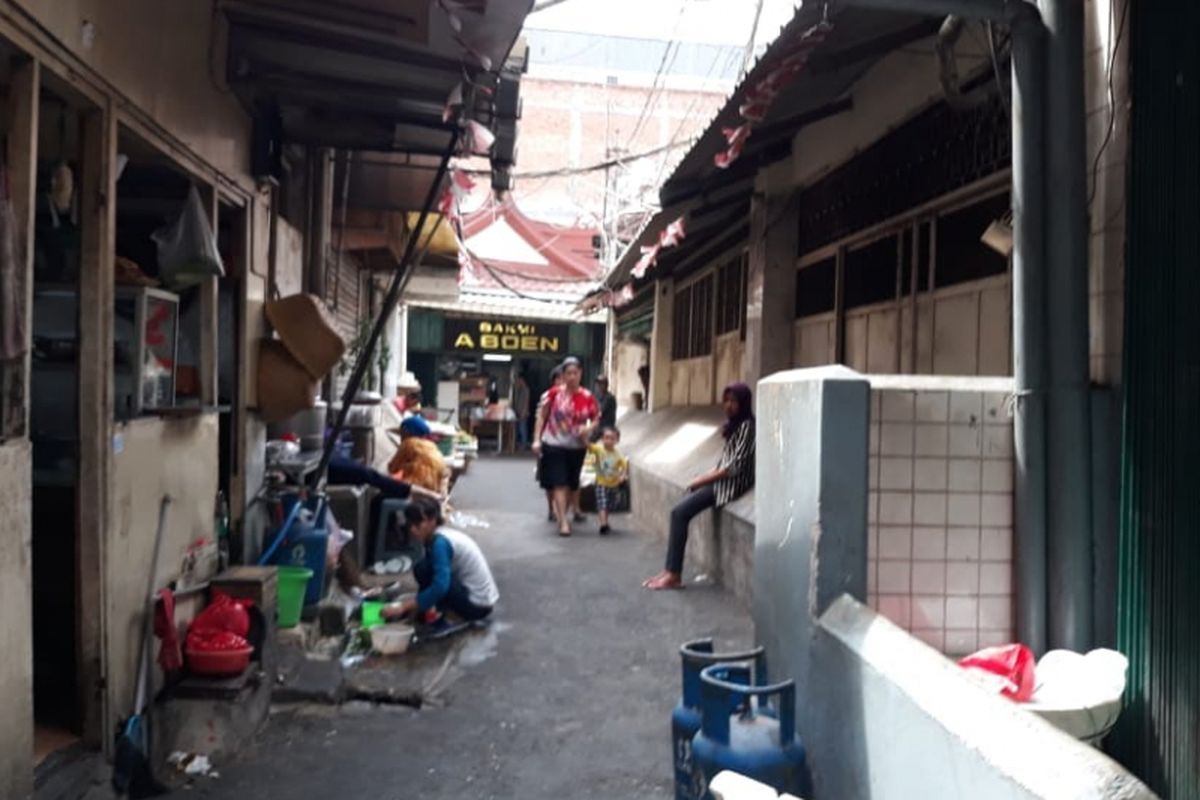 Perkampungan di Jalan Belakang Kongsi RT 001/RW 003, Kelurahan Pasar Baru, Sawah Besar, Jakarta Pusat masih mempertahankan unsur historis. 