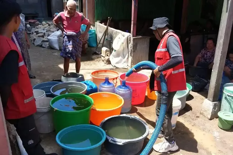 Sumur Bor Mengering, Warga Barru Harus Beli 20 Galon Air untuk Cuci Baju