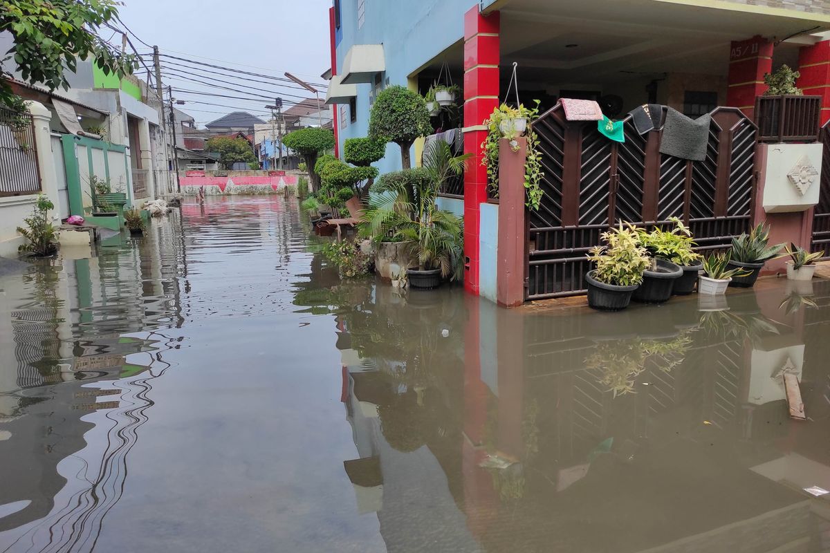 Banjir di Perumahan Taman Mangu Indah Tangsel Mulai Surut