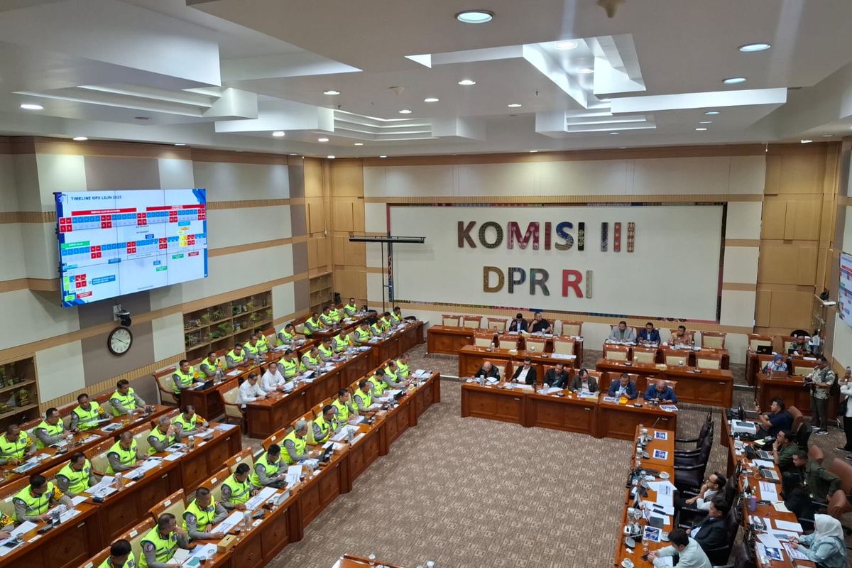 Varrel Dpr Rompi Momen Polantas Rapat Bareng DPR, Kompak Pakai Rompi Hijau Stabilo
