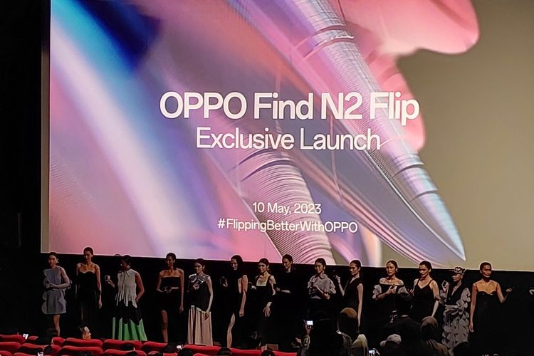 Potret 14 model yang menghadiri fashion show di acara peluncuran Oppo Find N2 Flip