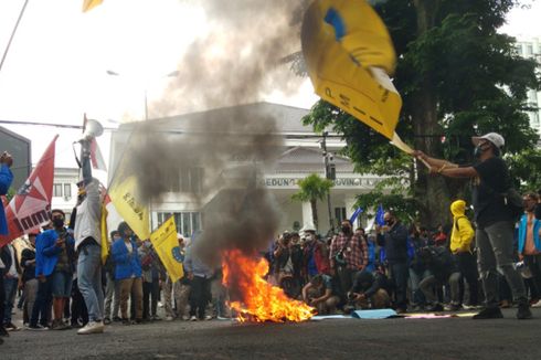 Indonesians Warned About New Covid-19 Clusters After Jobs Law Protests
