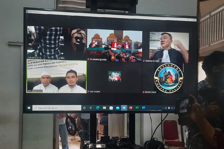 Putra Siregar dan Rico Valentino menjalani sidang perdana kasus pengeroyokan di Pengadilan Negeri Jakarta Selatan, Kamis (23/6/2022) dengan dihadirkan secara virtual.