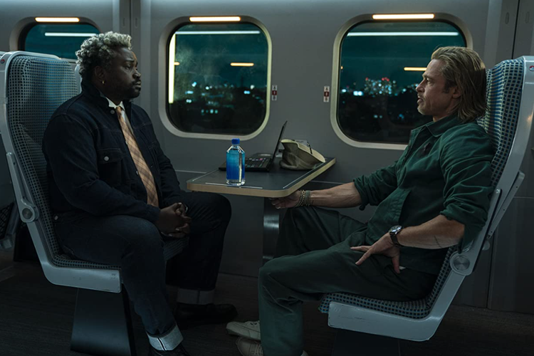 Brad Pitt dan Brian Tyree Henry dalam Bullet Train (2022)