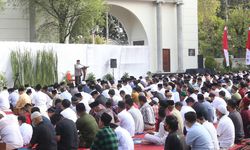 Shalat Idul Fitri Digelar di Halaman Balai Kota Semarang, Dipimpin Ketua BAZNAS RI