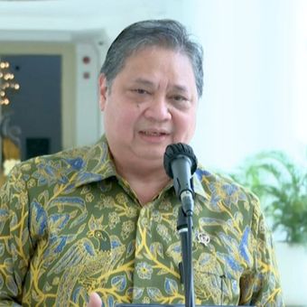 Menko Perekonomian Airlangga Hartarto saat memberikan keterangan pers di Istana Kepresidenan Bogor, Jawa Barat, Selasa (28/5/2024).