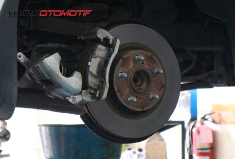 Kampas Rem Mobil Matik Lebih Cepat Habis, Ini Penyebabnya