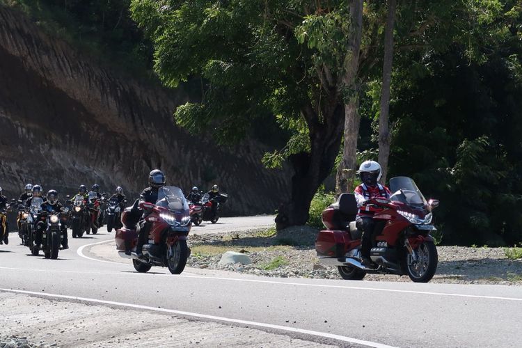 Dua pemilik Honda Gold Wing yang mengikuti turing Honda Big Bike Tour De Flores 2018 di Flores pada 4-11 Mei 2018.