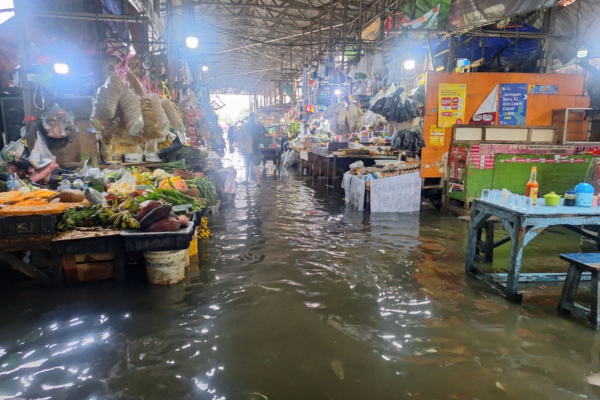 4 Hari Banjir Rob Muara Angke, Warga Keluhkan Belum Ada Kunjungan Pj Gubernur dan Walkot