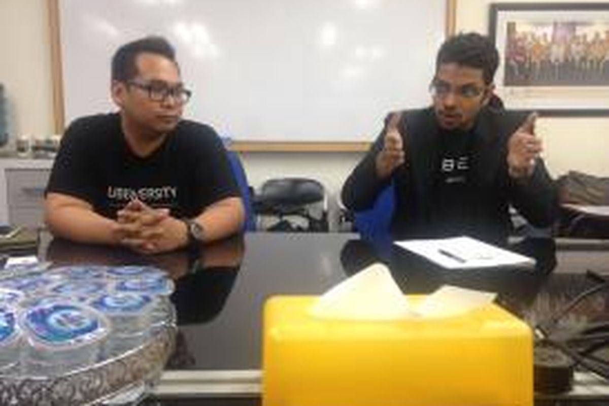 Marketing Manager Uber Gia Adhika bersama juru bicara Uber di Indonesia Karun Arya. 


