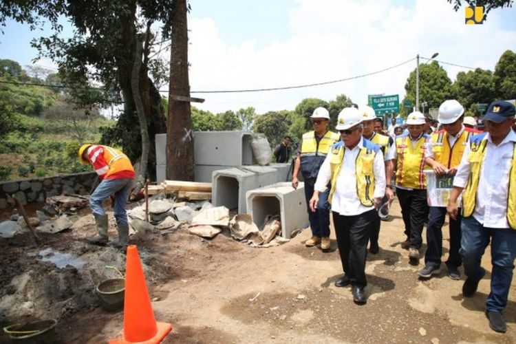 Laksanakan Inpres Jalan Daerah 2023, Kementerian PUPR Perbaiki Jalan Rusak pada Jalur Alternatif Puncak Jawa Barat