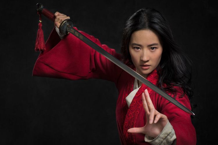 Liu Yifei, bintang laga Tiongkok yang menjadi pemeran Hua Mulan dalam film live-action Mulan (2020).