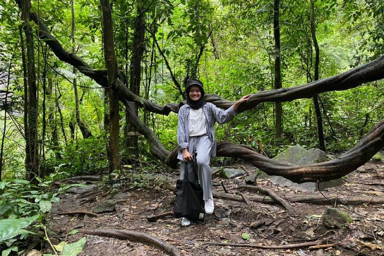 Salah satu spot foto di Air Terjun Proklamator di Lembah Anai, Sumatera Barat.