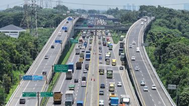 176.815 Kendaraan Tinggalkan Jakarta via Tol Layang MBZ sejak H-10 sampai H-6 Lebaran
