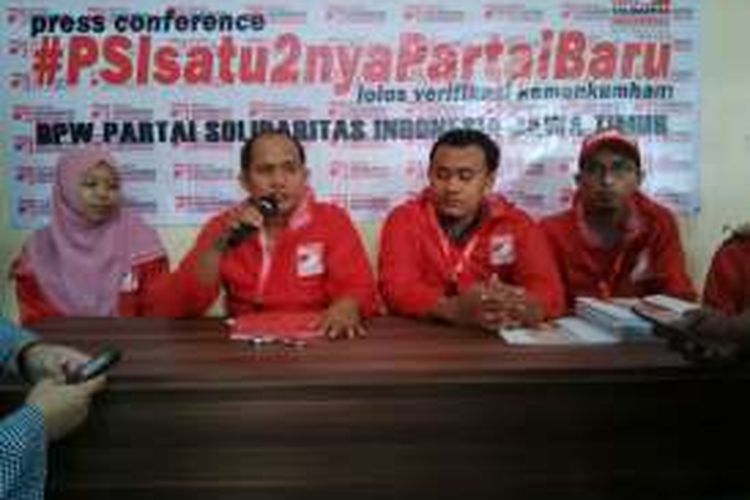 Ketua Dewan Pengurus Wilayah PSI Jawa Timur, Shobikin Amin@(kedua.dari.kiri).