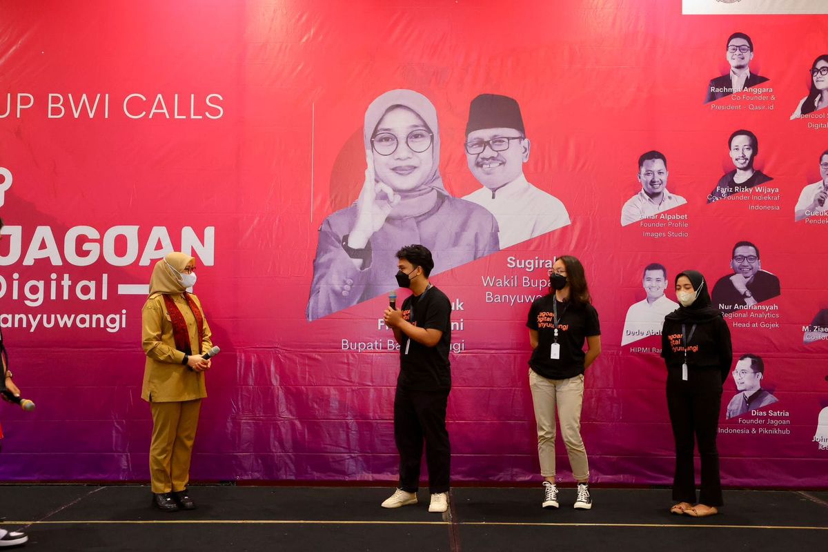 Bupati Banyuwangi Ipuk Fiestiandani saat menggelar kembali program Jagoan Digital Tahun 2022.