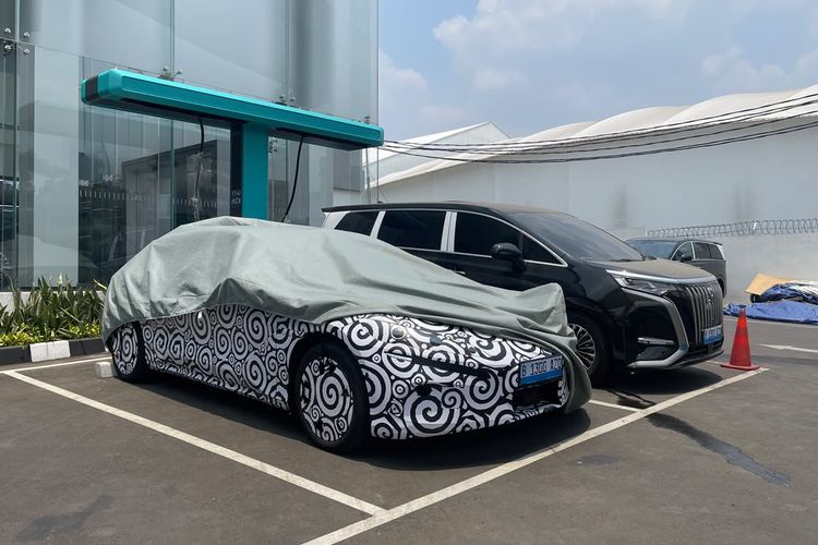 BYD Masih Bungkam Soal Flash Charging di Diler Denza