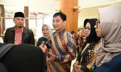 Anggota Komisi III DPR: Kita Tidak Bisa Hidup Berdampingan dengan Covid-19