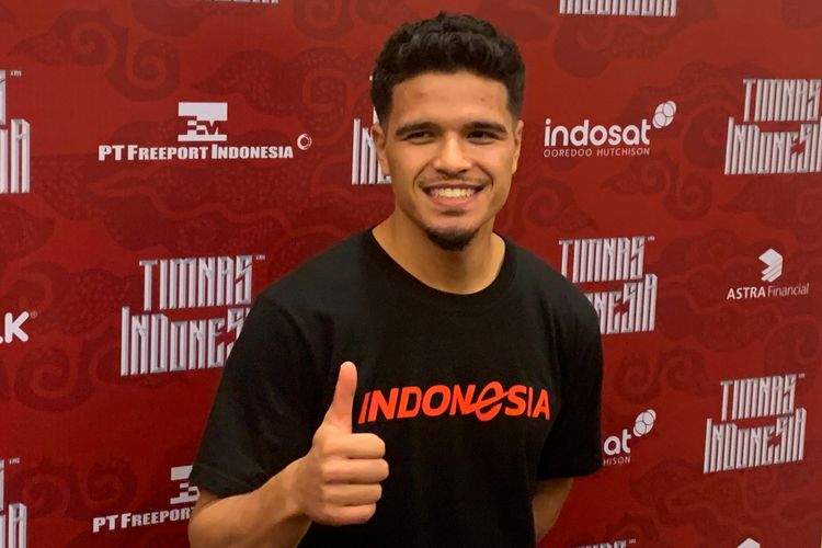 Penyerang timnas Indonesia, Ragnar Oratmangoen, ketika bercerita mengenai jalan spritualnya kepada awak media, termasuk Kompas.com pada Selasa (19/3/2024).