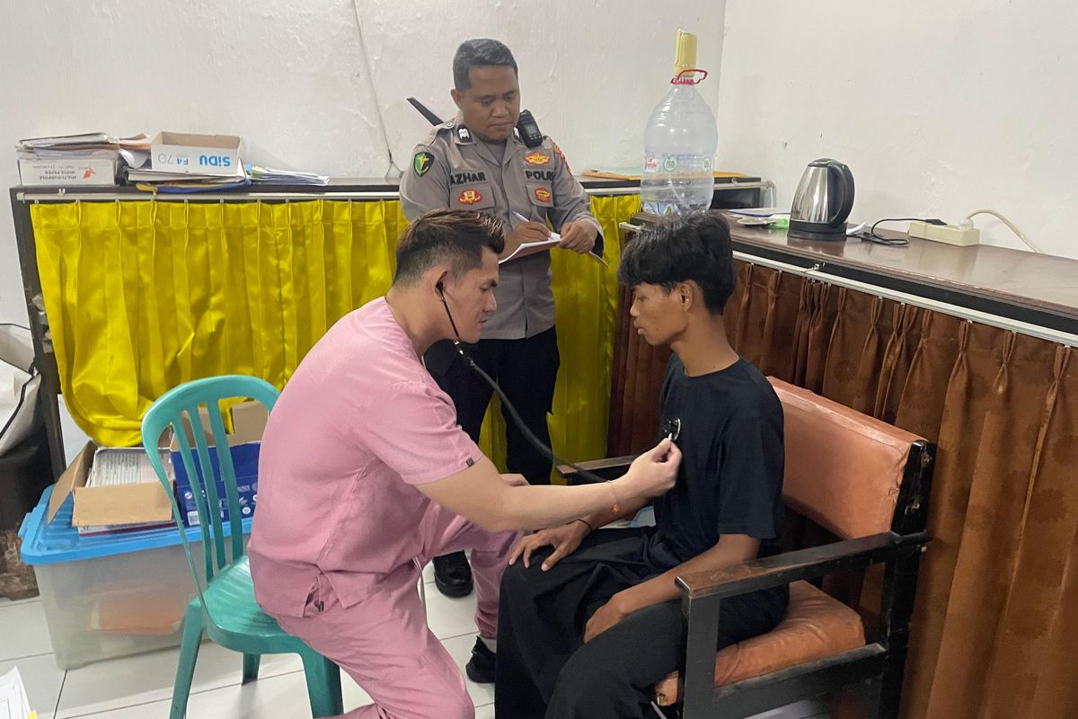 Usai menjalani pemeriksaan tim sokter, Muhammad Sulaiman korban penculikan akhirnya kembali ke Ponpes Metal, Rejoso, Kabupaten Pasuruan, Rabu (23/04/2025) 