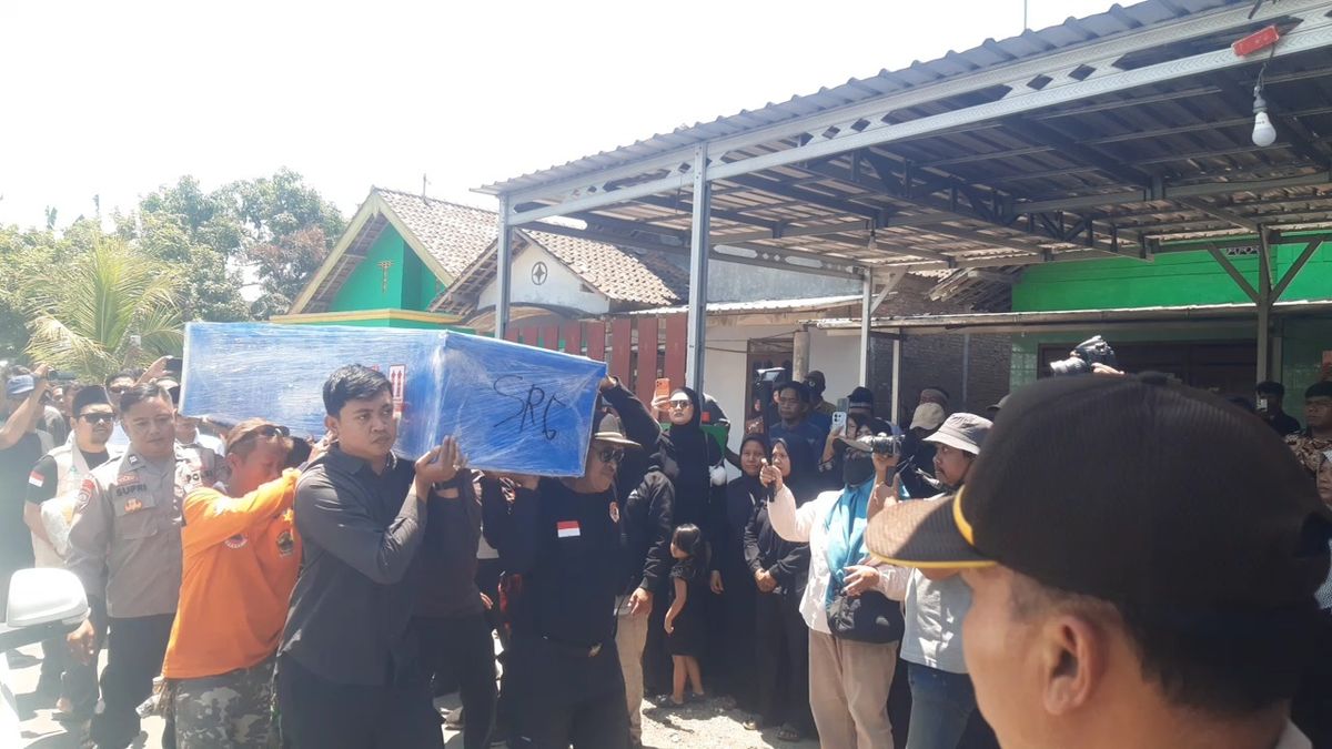 Coffin Arrives Just Before Wedding Ceremony, Deep Grief Envelops Family of KM Virgo Victim in Klaten