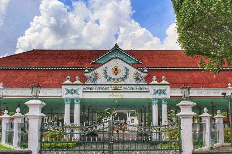 Keraton Yogyakarta. Salah satu titik dalam Sumbu Filosofi Yogyakarta, yang ditetapkan sebagai Warisan Budaya Dunia UNESCO.