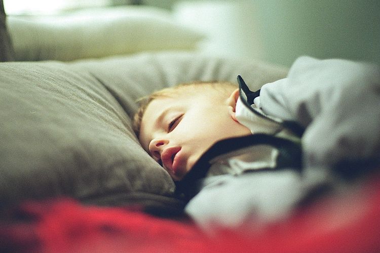 Beberapa masalah kesehatan tertentu bisa jadi penyebab tidur ngorok pada anak kecil.