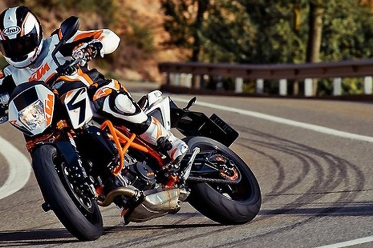 KTM Indonesia Pasarkan Duke 690 R Februari 2013