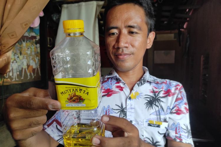 Pedagang Angkringan di Demak Kaget MinyaKita Jadi Rp 20.000, Bakal Pangkas Ukuran Gorengan