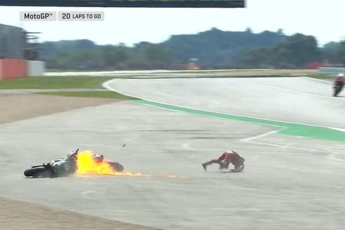 Detik-detik Kecelakaan Dovizioso Sampai Motor Terbakar