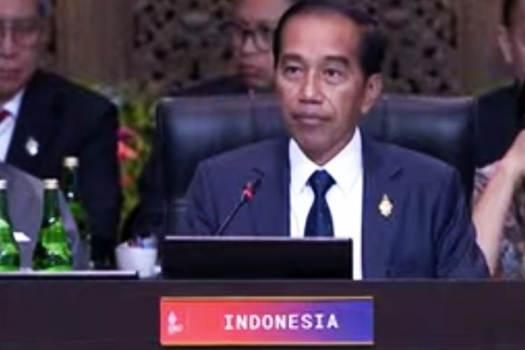 Presiden Joko Widodo saat membuka KTT G20 2022 di The Apurva Kempinski, Bali, Selasa (15/11/2022).