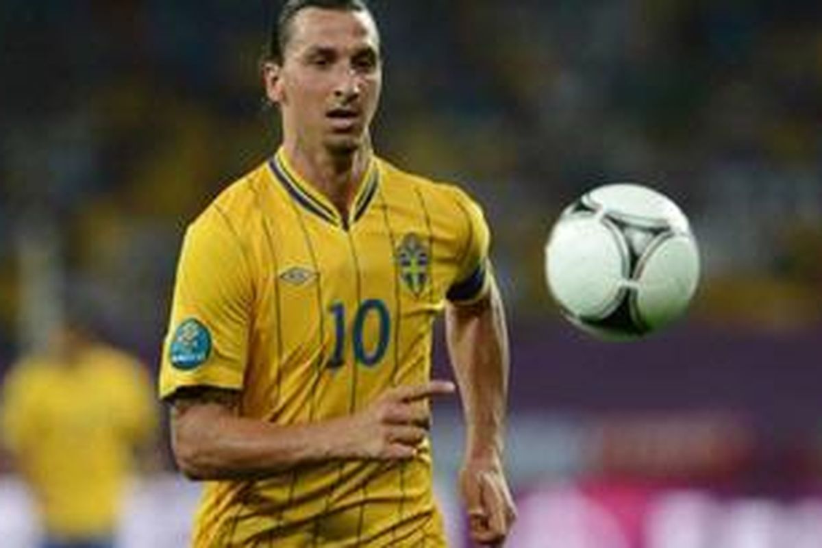 Zlatan Ibrahimovic segera meneken kontrak dengan Paris Saint Germain.