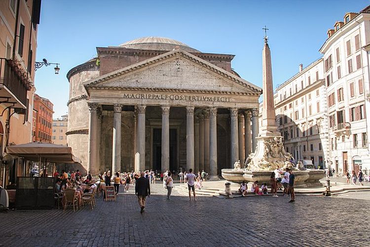 Pantheon, salah satu peninggalan Romawi berusia ribuan tahun 
