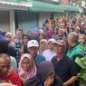 Demi Sembako Murah, Warga Kota Sukabumi Rela Antre Berdesak-desakan