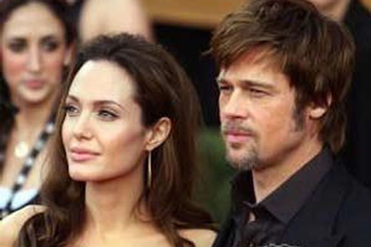 Angelina Jolie dan Brad Pitt menjalani diet dr Atkins. Meski berhasil untuk mereka belum tentu untuk Anda.
