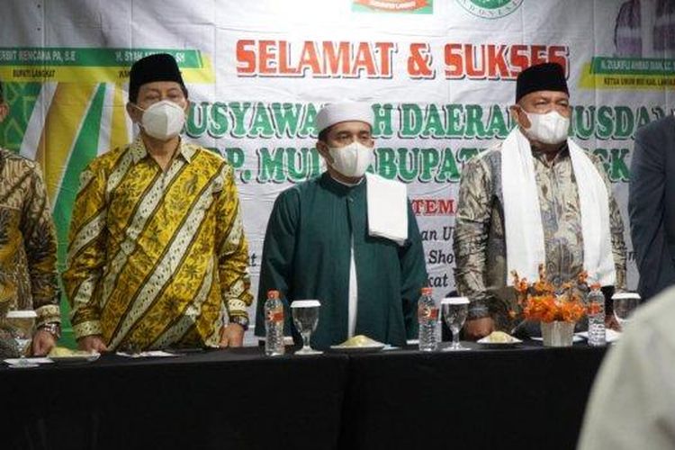 MUI LANGKAT: Bupati Langkat Terbit Rencana Peranginangin membuka Musda Majelis Ulama Indonesia ke-IX Kabupaten Langkat di Hotel Saka, Kota Medan. 