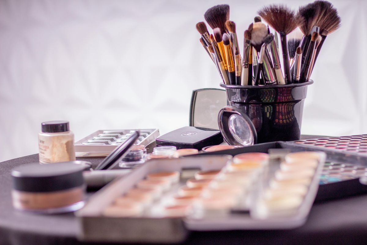 Ilustrasi makeup.