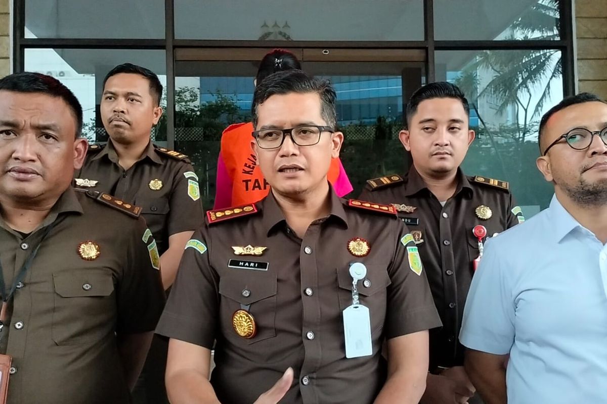 Kepala Kejaksaan Negeri Jakarta Pusat Hari Wibowo menjelaskan kejadian SAP sebagai terduga tindak pidana korupsi dana kas bank, Rabu (15/3/2023). (Dokumentasi Kejari Jakpus)