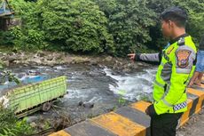 Rem Blong, Truk Masuk Jurang Sedalam 15 Meter di Silaiang Padang Panjang