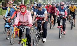 Netty Heryawan Ikut Gowes di Festival Sepeda Lipat