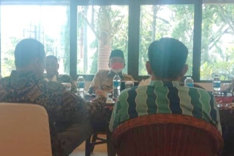 Wakil Wali Kota Tegal M. Jumadi saat menghadiri undangan klairifikasi dari parpol pengusung di Pilkada usai kepindahannya ke parpol lain, di Hotel Bahari Inn, Kota Tegal, Senin (27/6/2022) (Istimewa)