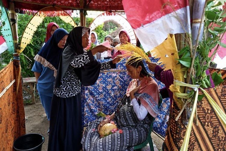 Mengenal Memitu, Tradisi Syukuran Tujuh Bulan Kehamilan yang Tetap Lestari di Indramayu
