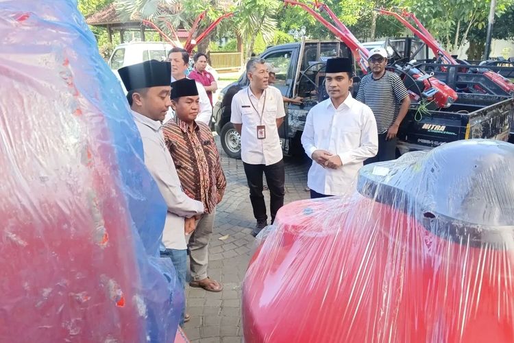 Penerimaan bantuan air bersih di Pendopo Agung Bangkalan. 