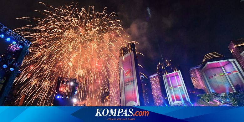 PHOTO NEWS: SCBD Buildings Become Giant Screen ‘Video Mapping’ Gala Dinner of 43rd ASEAN Summit