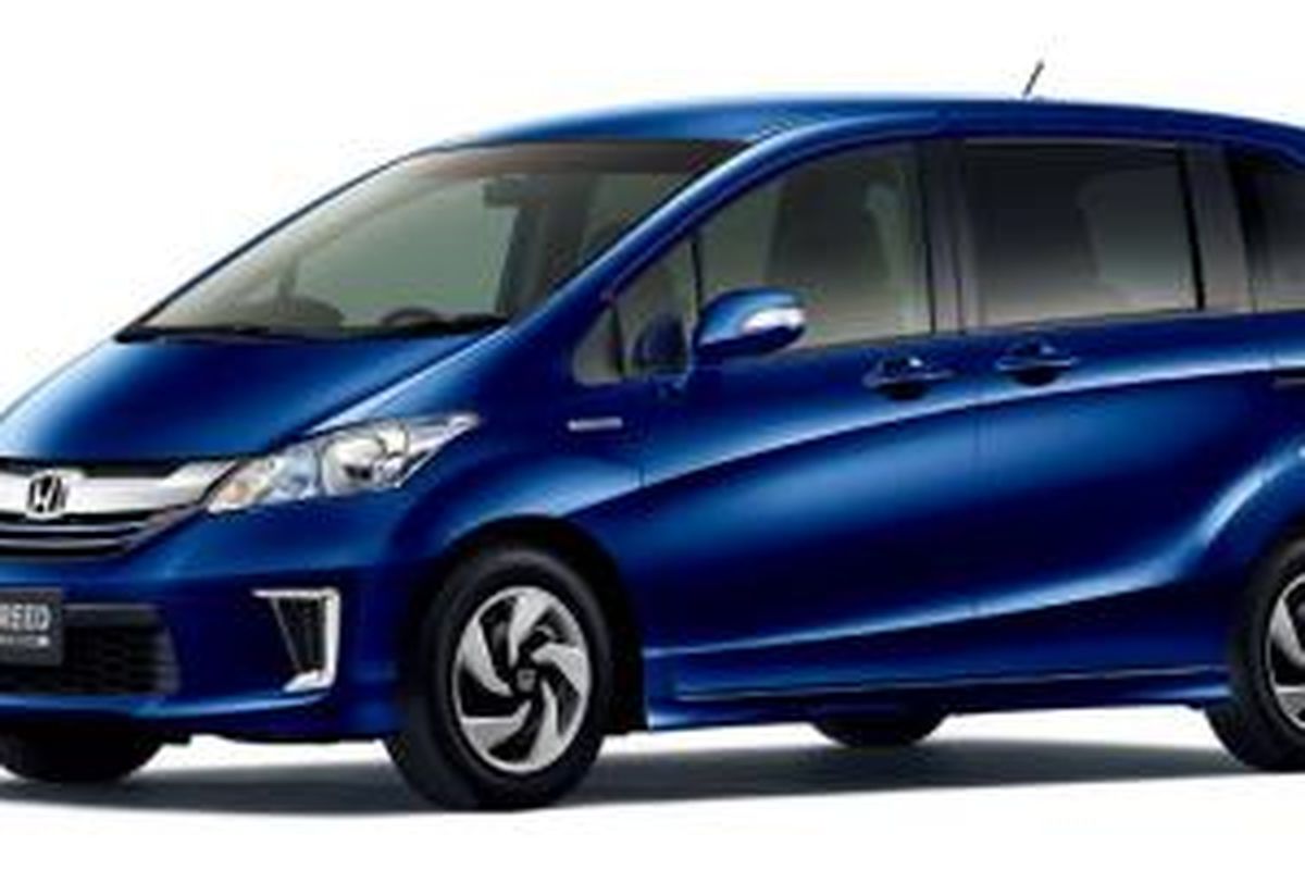 Honda Freed facelift yang sudah dikenalkan di Jepang.