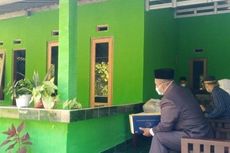 Duduk di Luar Teras, Ini Cerita Penghulu KUA Nikahkan Pengantin Pria Positif Covid-19, Kertas Disemprot 