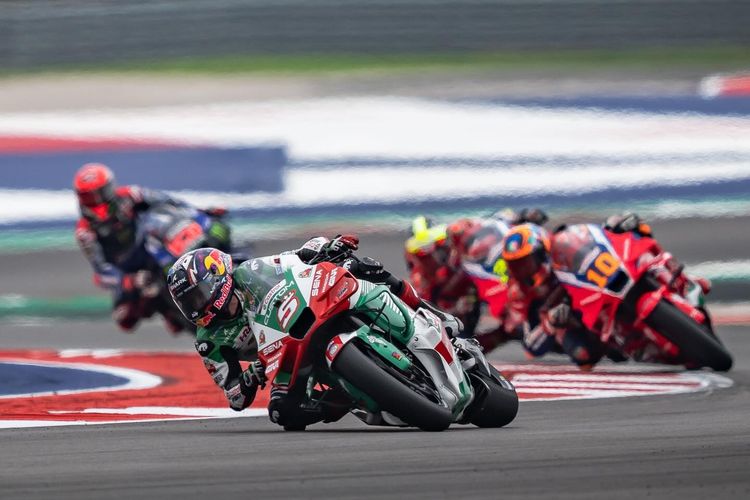 Johann Zarco saat berlaga pada MotoGP Amerika 2025